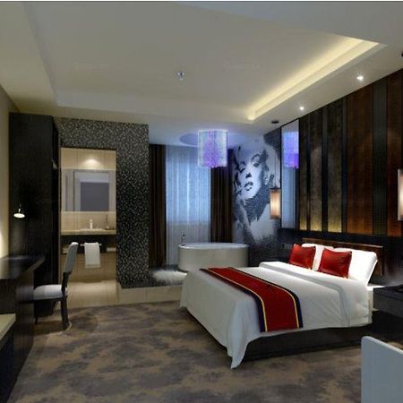Blue City Chengdu Hotell Exteriör bild
